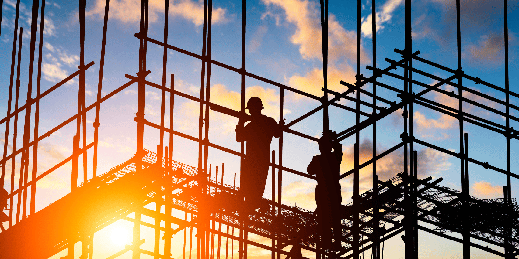 Fondo Indigenti 2023 per Superbonus - cantiere con tramonto sullo sfondo